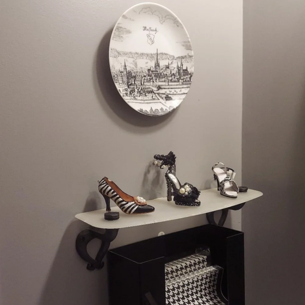 GLAMOROUS HIGH HEELS SHOE ORNAMENTS SET OF 4! CHIC & UNIQUE VINTAGE & NWT!
